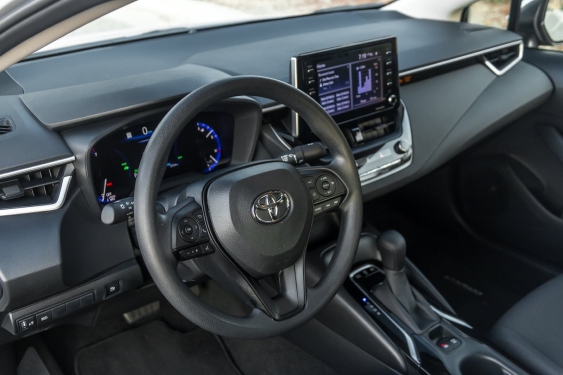 Vô lăng của Toyota Corolla Altis không có điểm mới so với bản tiền nhiệm