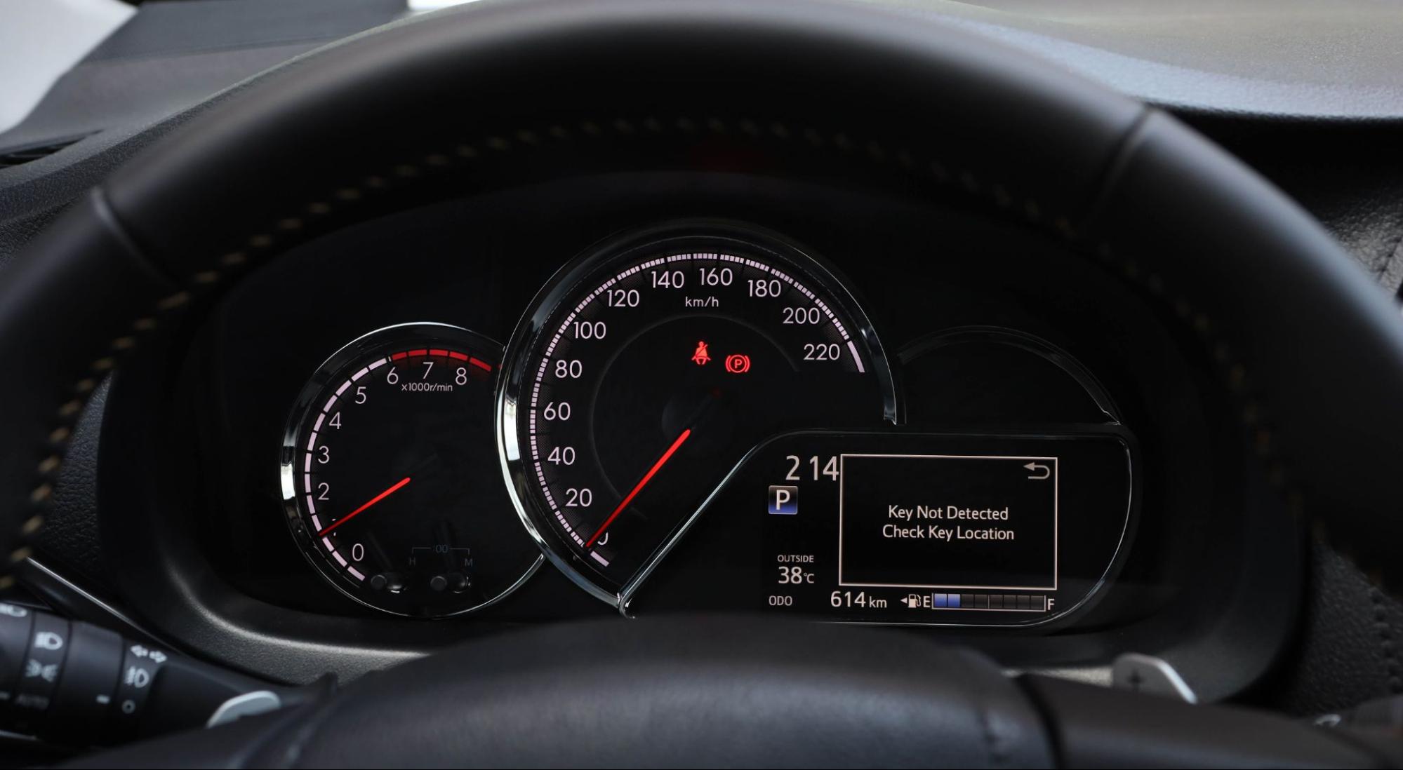 Toyota Vios 1.5G 2023 được trang bị màn hình Optitron kích thước 4,2 inch