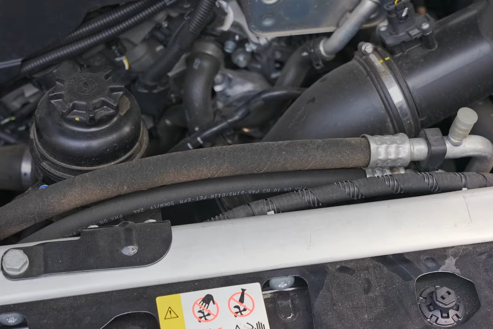 ve sinh khoang may Red Devil (1).jpg