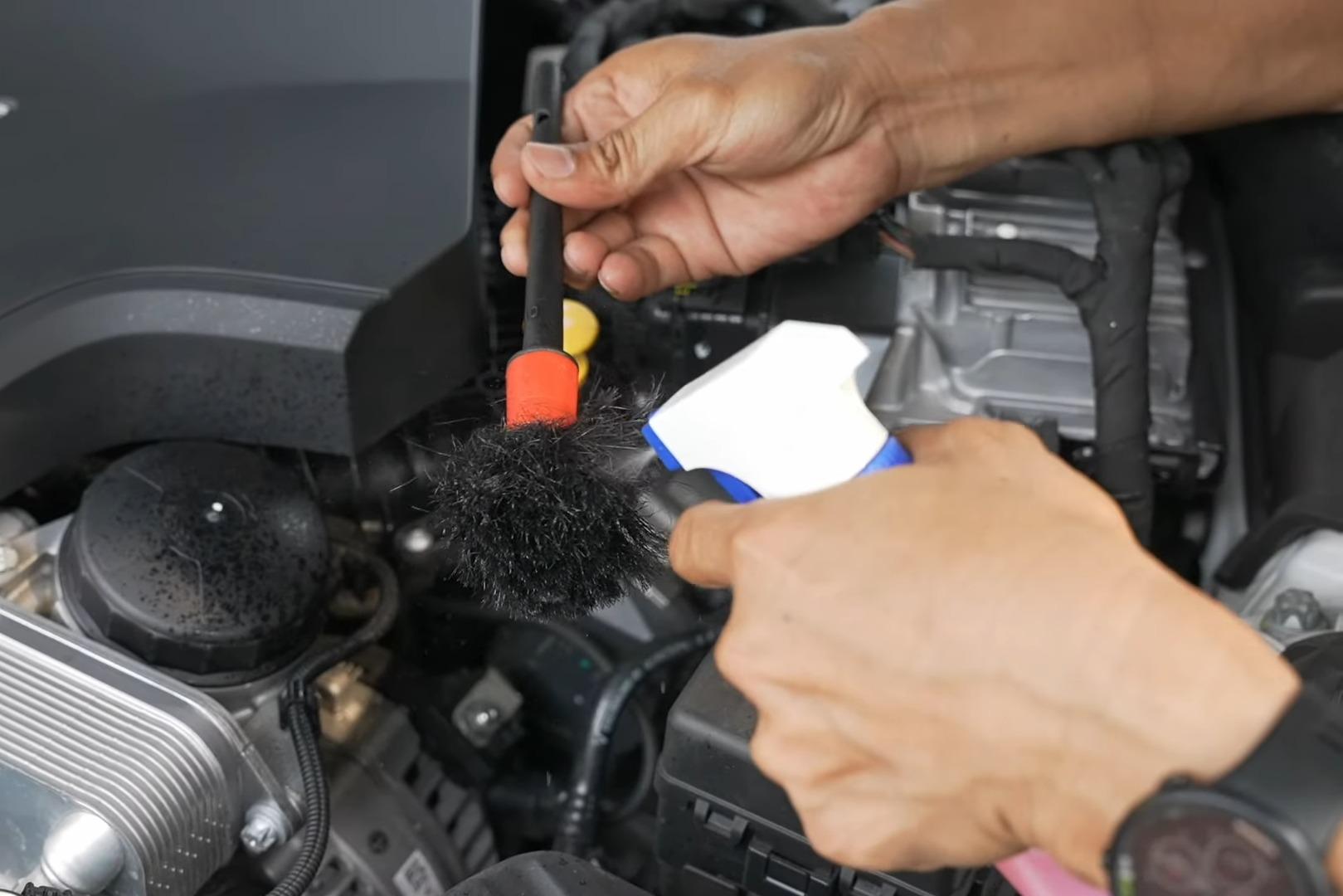 ve sinh khoang may Red Devil (10).jpg