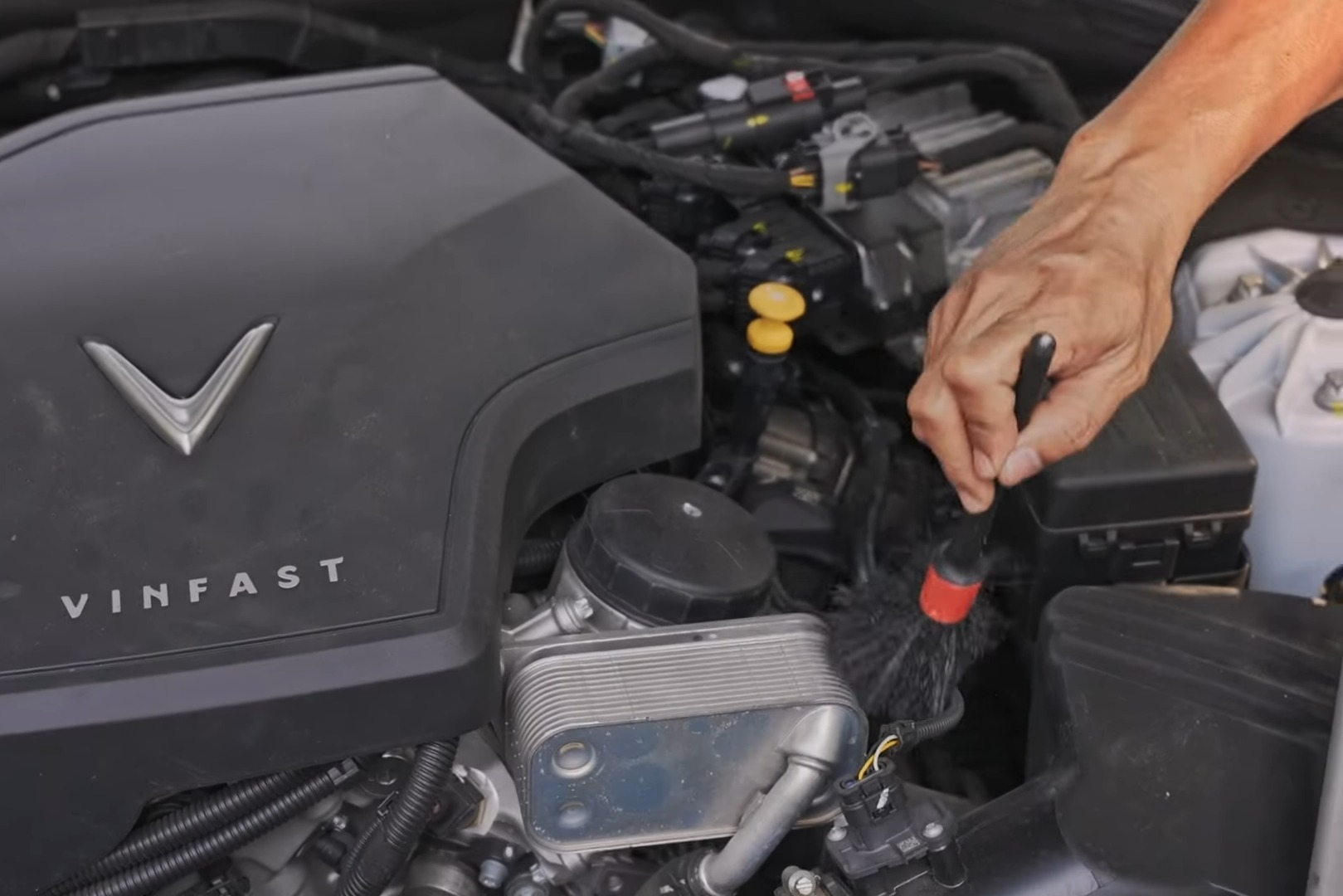 ve sinh khoang may Red Devil (3).jpg